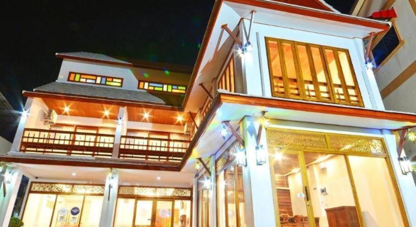 Hotel The Indigo House Phrae Zewnętrze zdjęcie