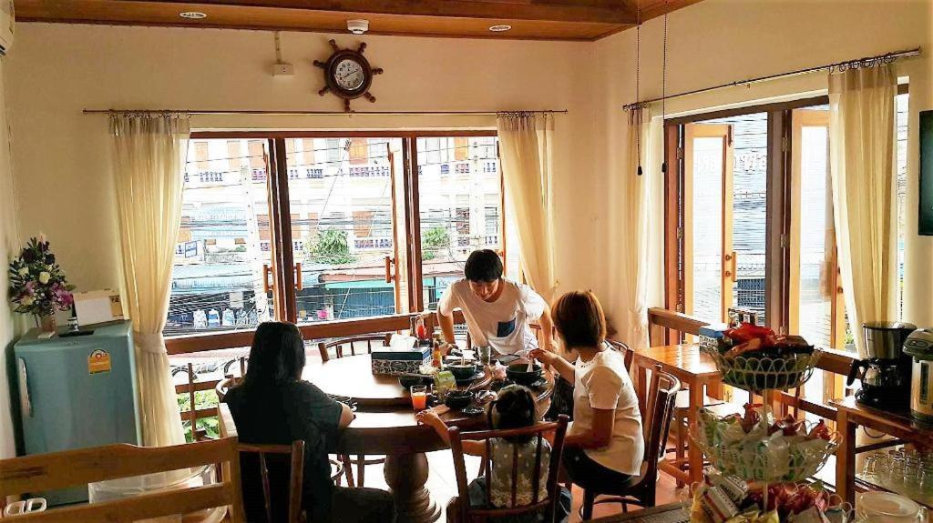 Hotel The Indigo House Phrae Zewnętrze zdjęcie